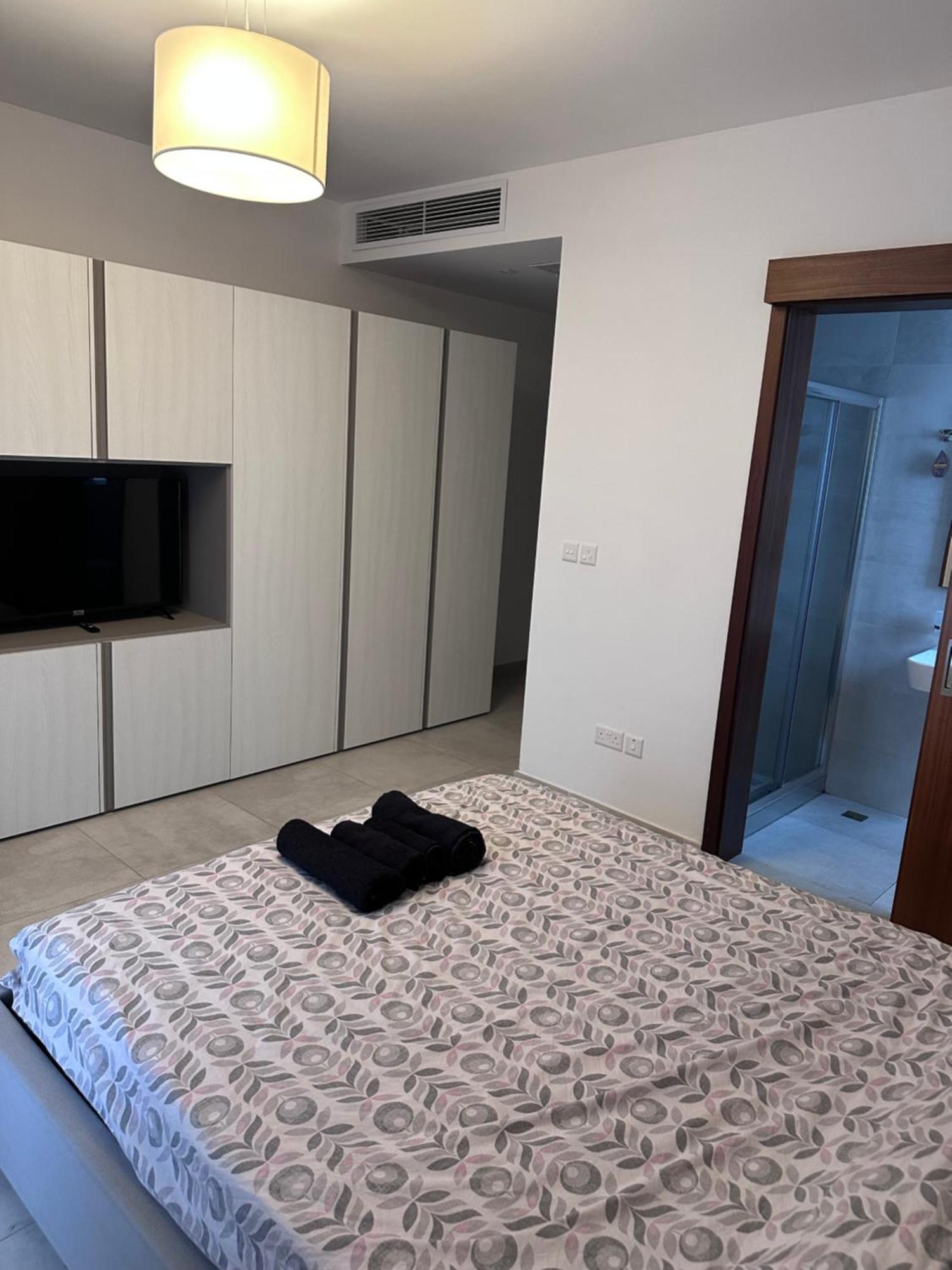 Amazing Sea View Apartment Sliema
